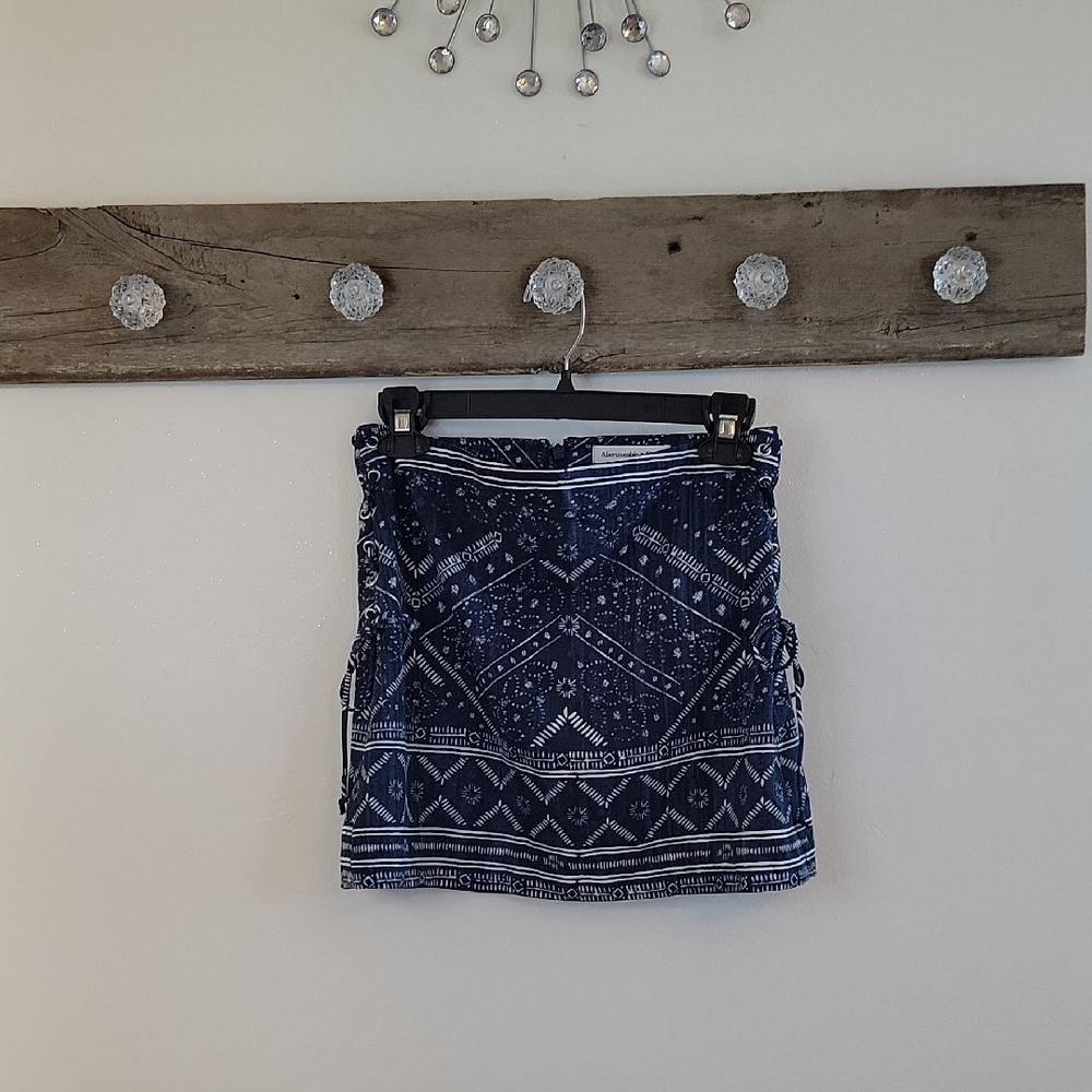 Abercrombie & Fitch Navy Blue Patterned Women's Skirt SZ 4